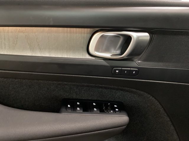 2025 Volvo XC40 B5 Plus Bright Theme Dallas TX