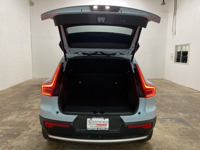 2025 Volvo XC40 B5 Plus Bright Theme Dallas TX
