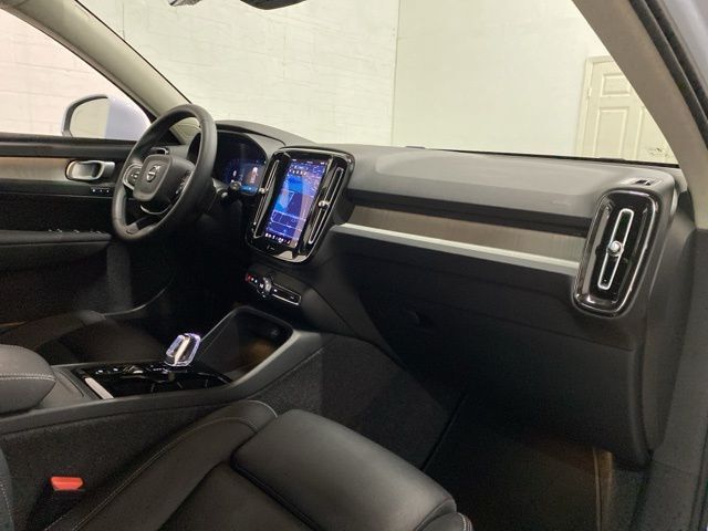 2025 Volvo XC40 B5 Plus Bright Theme Dallas TX
