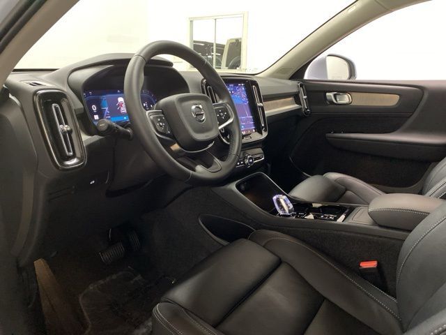2025 Volvo XC40 B5 Plus Bright Theme Dallas TX