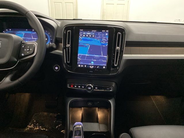 2025 Volvo XC40 B5 Plus Bright Theme Dallas TX