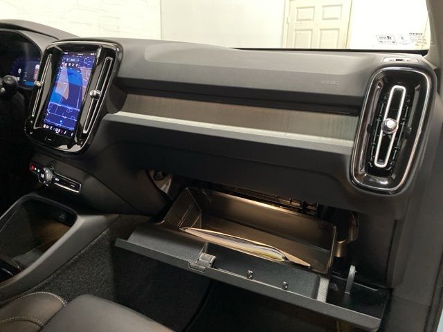 2025 Volvo XC40 B5 Plus Bright Theme Dallas TX