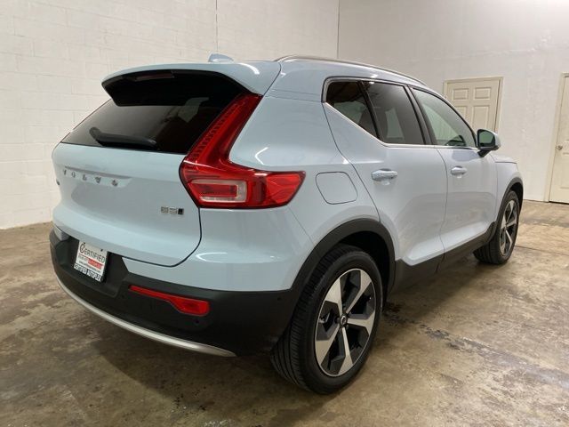 2025 Volvo XC40 B5 Plus Bright Theme Dallas TX