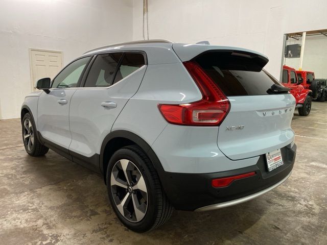 2025 Volvo XC40 B5 Plus Bright Theme Dallas TX