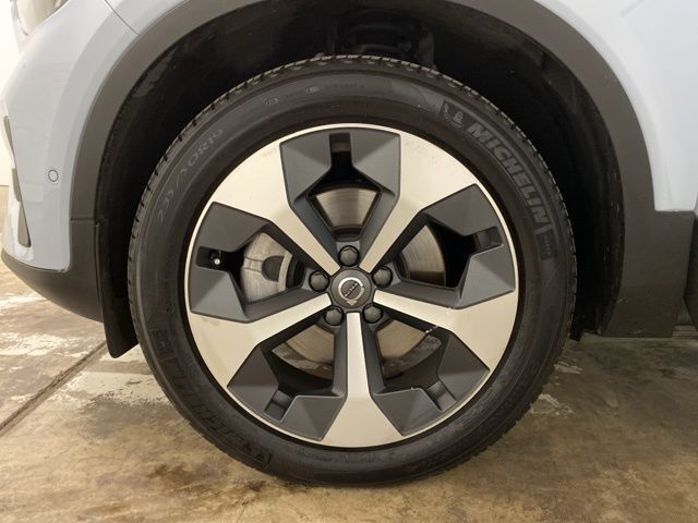 2025 Volvo XC40 B5 Plus Bright Theme Dallas TX