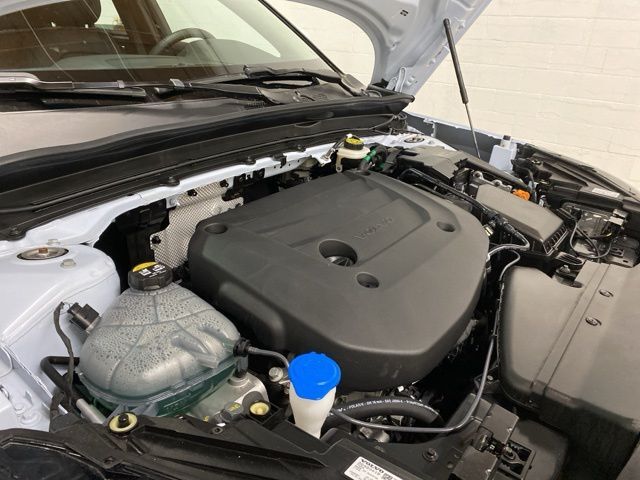 2025 Volvo XC40 B5 Plus Bright Theme Dallas TX