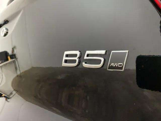 2025 Volvo XC40 B5 Plus Bright Theme Dallas TX