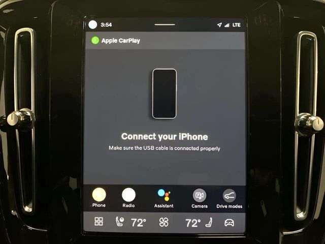 2025 Volvo XC40 B5 Plus Bright Theme Dallas TX