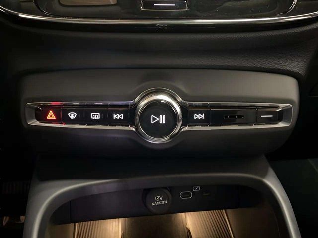 2025 Volvo XC40 B5 Plus Bright Theme Dallas TX