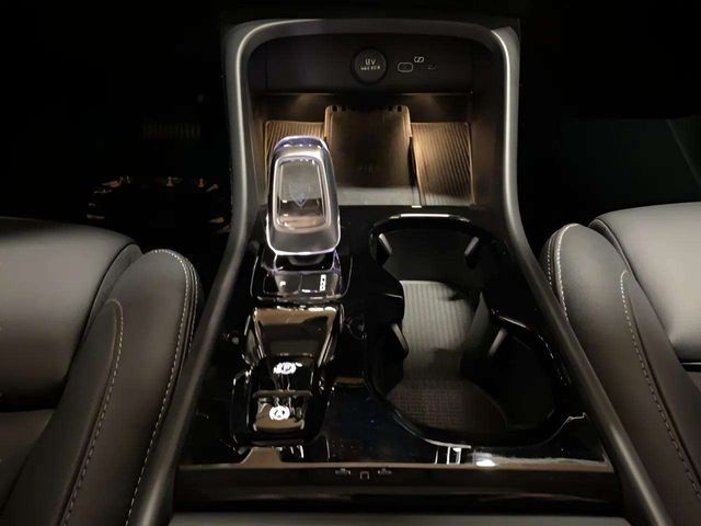 2025 Volvo XC40 B5 Plus Bright Theme Dallas TX