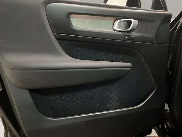 2025 Volvo XC40 B5 Plus Bright Theme Dallas TX