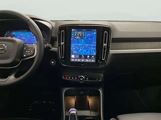 2025 Volvo XC40 B5 Plus Bright Theme Dallas TX
