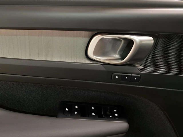 2025 Volvo XC40 B5 Plus Bright Theme Dallas TX