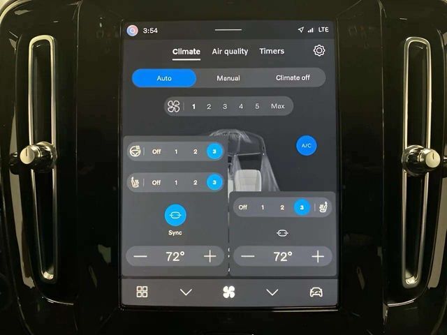 2025 Volvo XC40 B5 Plus Bright Theme Dallas TX