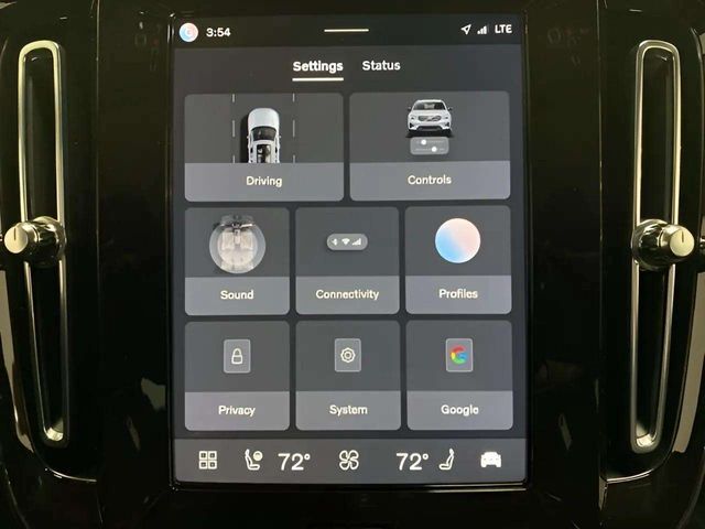 2025 Volvo XC40 B5 Plus Bright Theme Dallas TX