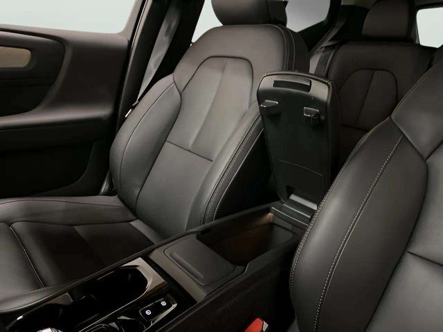 2025 Volvo XC40 B5 Plus Bright Theme Dallas TX