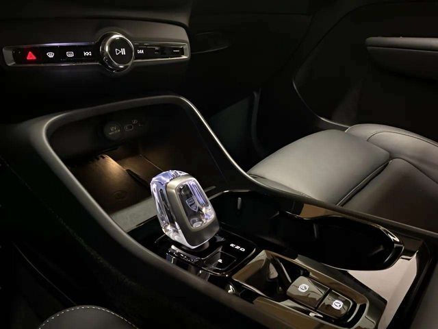 2025 Volvo XC40 B5 Plus Bright Theme Dallas TX