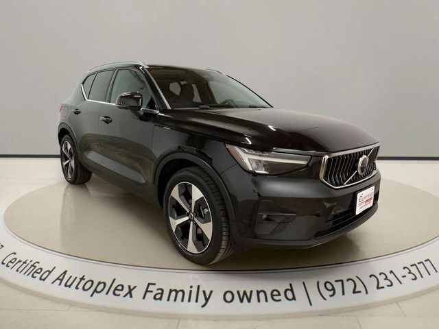 2025 Volvo XC40 B5 Plus Bright Theme Dallas TX