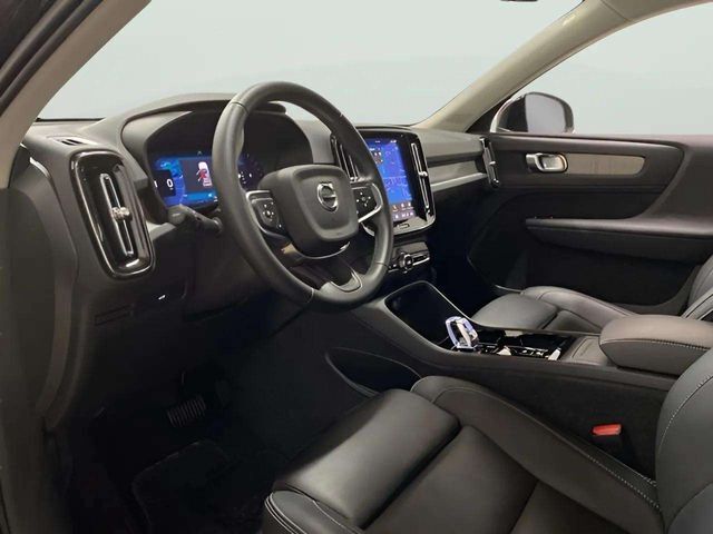 2025 Volvo XC40 B5 Plus Bright Theme Dallas TX