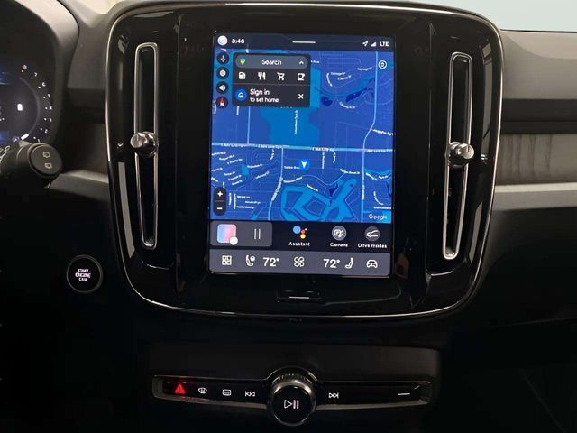 2025 Volvo XC40 B5 Plus Bright Theme Dallas TX