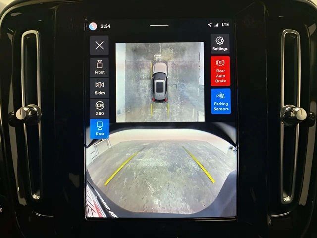 2025 Volvo XC40 B5 Plus Bright Theme Dallas TX