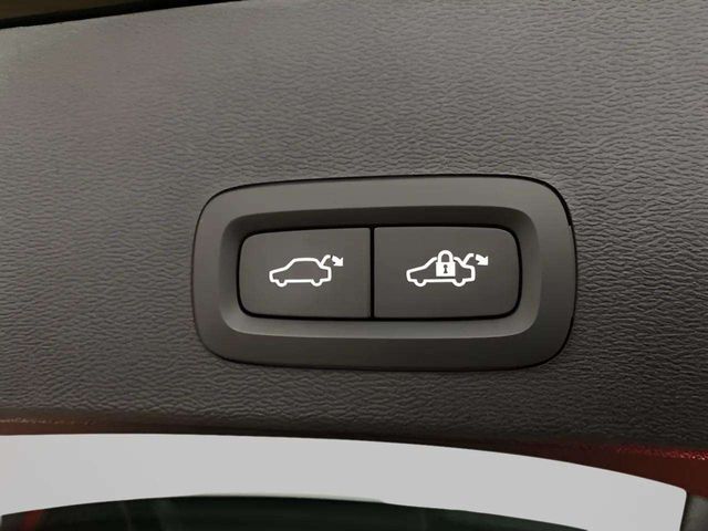 2025 Volvo XC40 B5 Plus Bright Theme Dallas TX