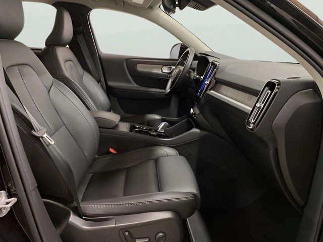 2025 Volvo XC40 B5 Plus Bright Theme Dallas TX