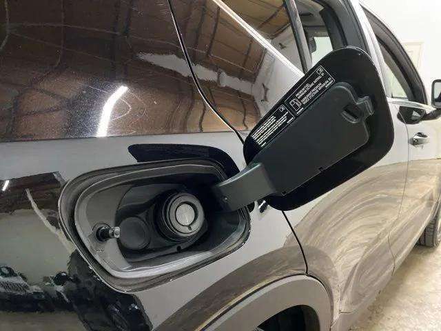 2025 Volvo XC40 B5 Plus Bright Theme Dallas TX