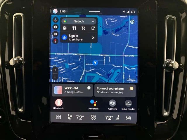 2025 Volvo XC40 B5 Plus Bright Theme Dallas TX