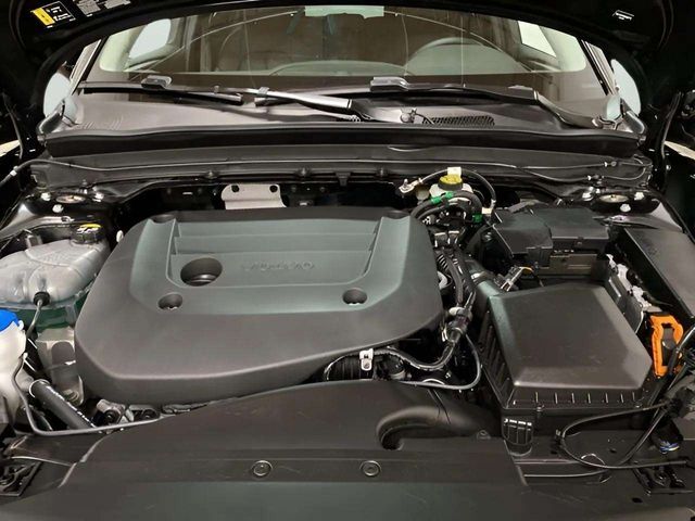 2025 Volvo XC40 B5 Plus Bright Theme Dallas TX