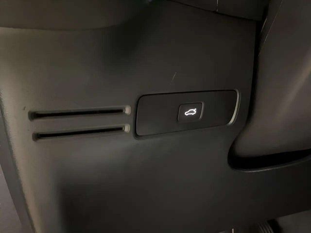 2025 Volvo XC40 B5 Plus Bright Theme Dallas TX