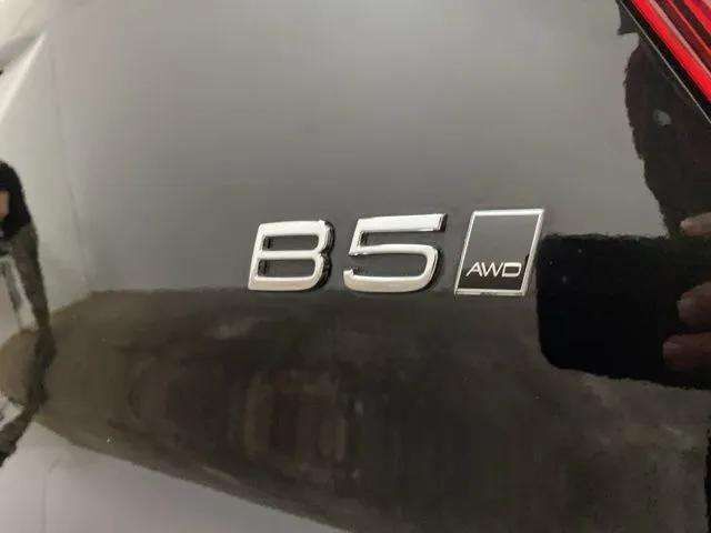 2025 Volvo XC40 B5 Plus Bright Theme Dallas TX