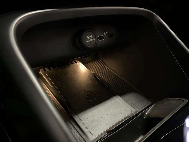 2025 Volvo XC40 B5 Plus Bright Theme Dallas TX