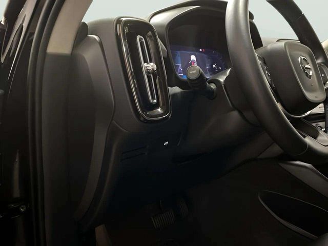 2025 Volvo XC40 B5 Plus Bright Theme Dallas TX