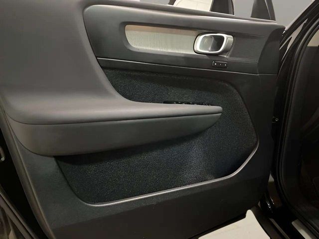 2025 Volvo XC40 B5 Plus Bright Theme Dallas TX