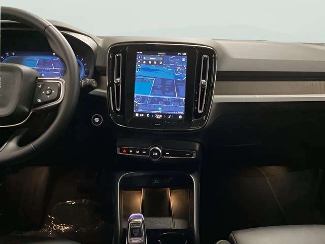 2025 Volvo XC40 B5 Plus Bright Theme Dallas TX