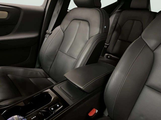 2025 Volvo XC40 B5 Plus Bright Theme Dallas TX