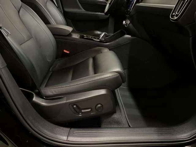 2025 Volvo XC40 B5 Plus Bright Theme Dallas TX