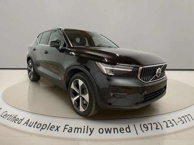 2025 Volvo XC40 B5 Plus Bright Theme Dallas TX
