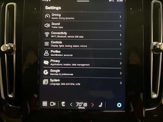 2025 Volvo XC40 B5 Plus Bright Theme Dallas TX