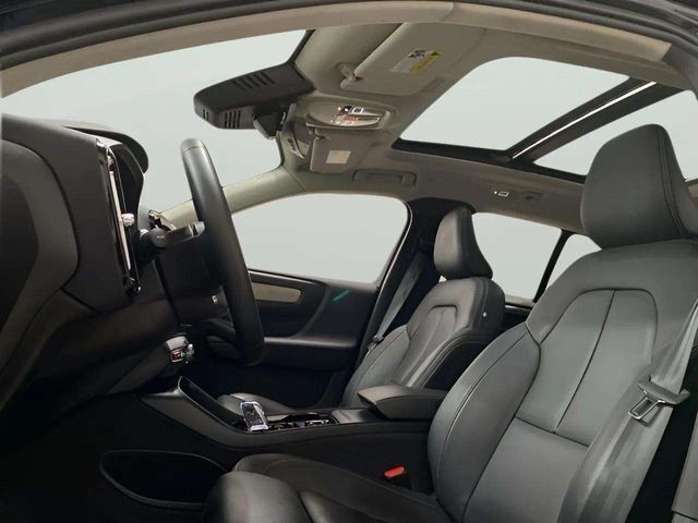 2025 Volvo XC40 B5 Plus Bright Theme Dallas TX