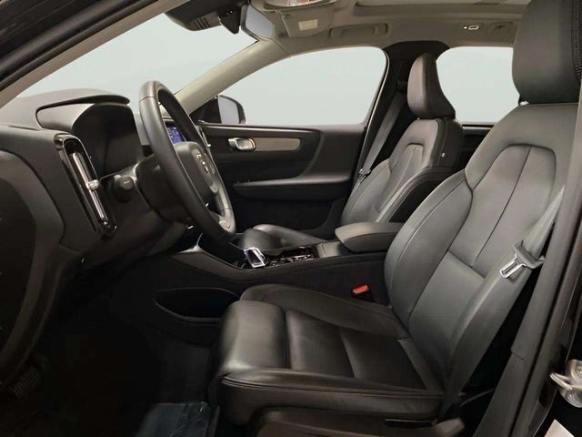 2025 Volvo XC40 B5 Plus Bright Theme Dallas TX