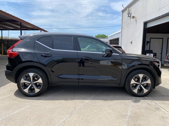 2025 Volvo XC40 B5 Plus Bright Theme Dallas TX