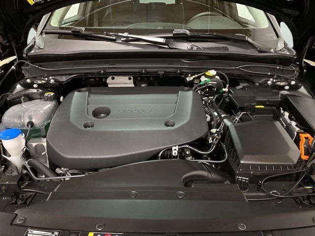 2025 Volvo XC40 B5 Plus Bright Theme Dallas TX