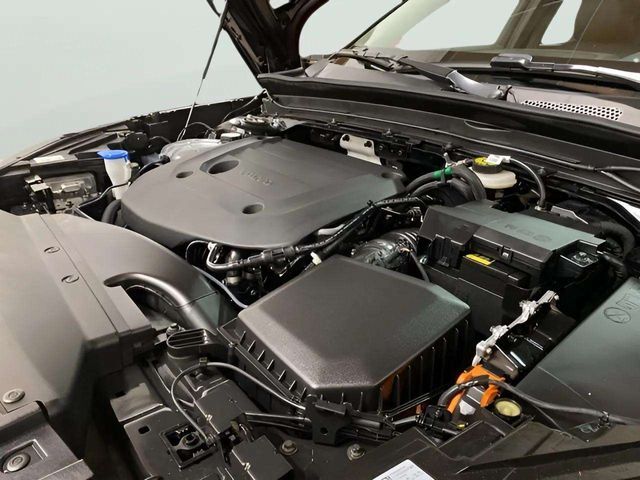 2025 Volvo XC40 B5 Plus Bright Theme Dallas TX