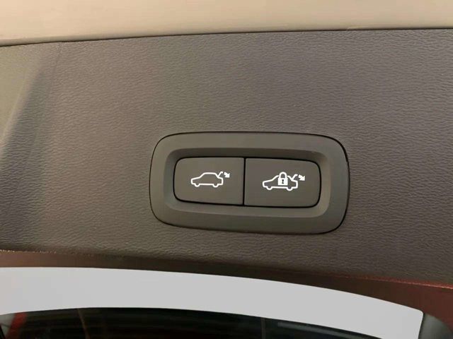 2025 Volvo XC40 B5 Plus Bright Theme Dallas TX