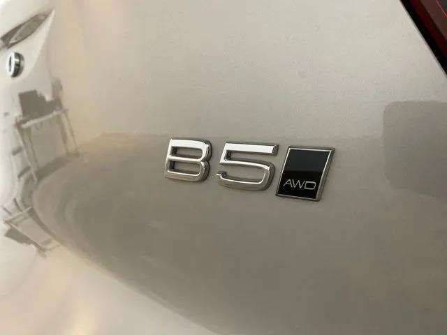 2025 Volvo XC40 B5 Plus Bright Theme Dallas TX