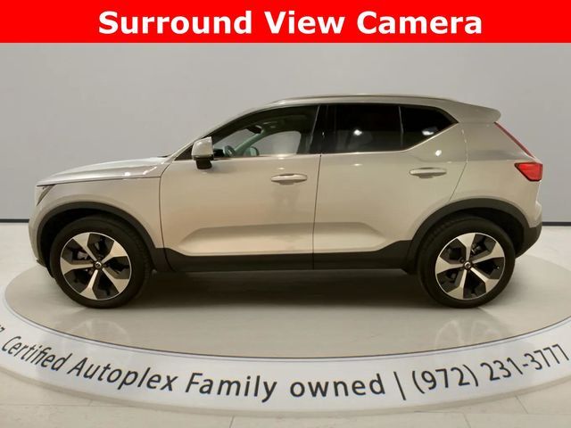 2025 Volvo XC40 B5 Plus Bright Theme