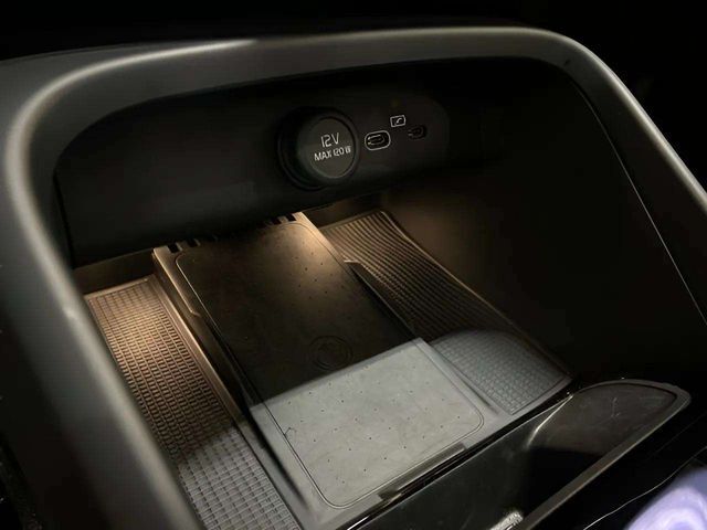 2025 Volvo XC40 B5 Plus Bright Theme Dallas TX