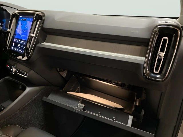 2025 Volvo XC40 B5 Plus Bright Theme Dallas TX